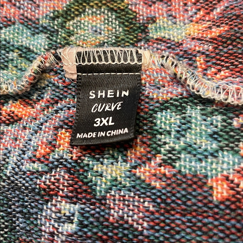 SHEIN Floral Print Festival Short Set - Tapestry size 3x - Picture 6 of 8